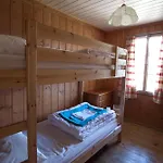 Lake Lodge Hostel *