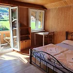Lake Lodge Hostel Hostel Iseltwald