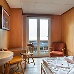 Lake Lodge Hostel Hostel Iseltwald