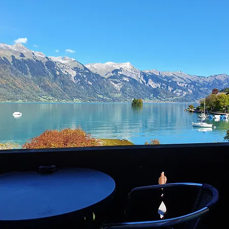 Lake Lodge Hostel *