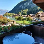 Vandrerhjem Lake Lodge Hostel