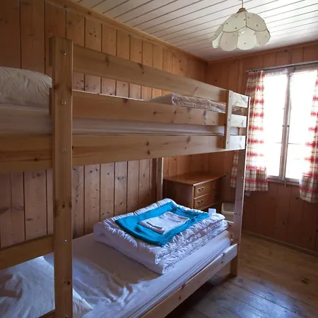 Lake Lodge Hostel *