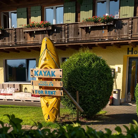 Hostel Lake Lodge Hostel *