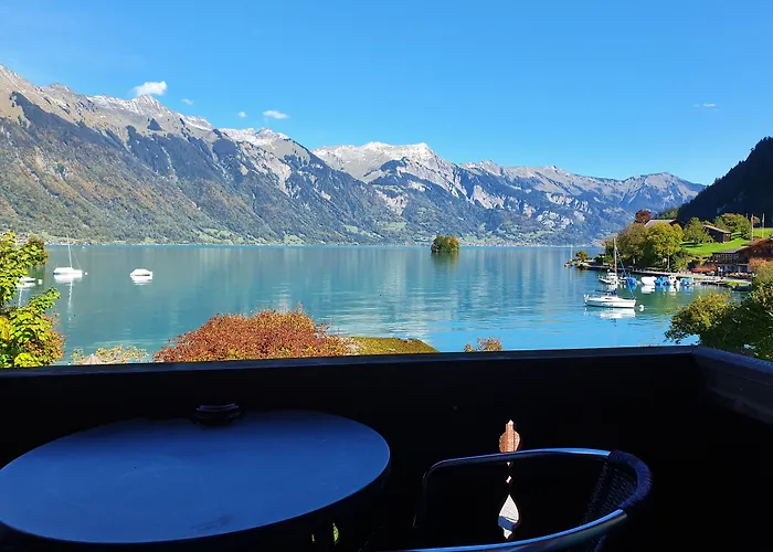 Lake Lodge Hostel *