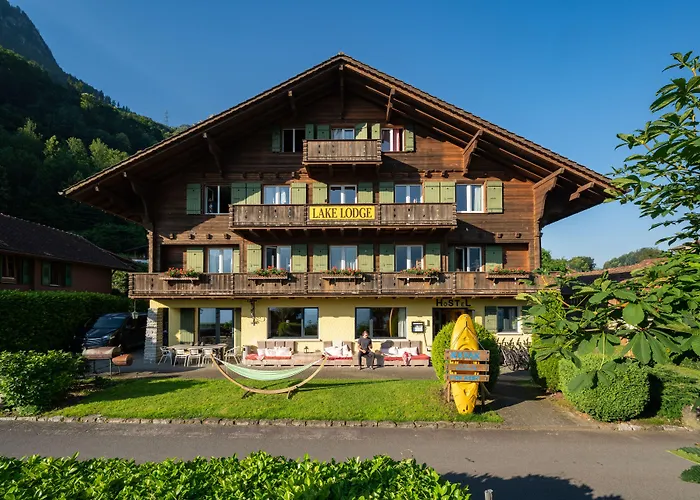 Lake Lodge Hostel *