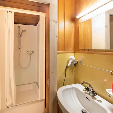 Lake Lodge Hostel ホステル *